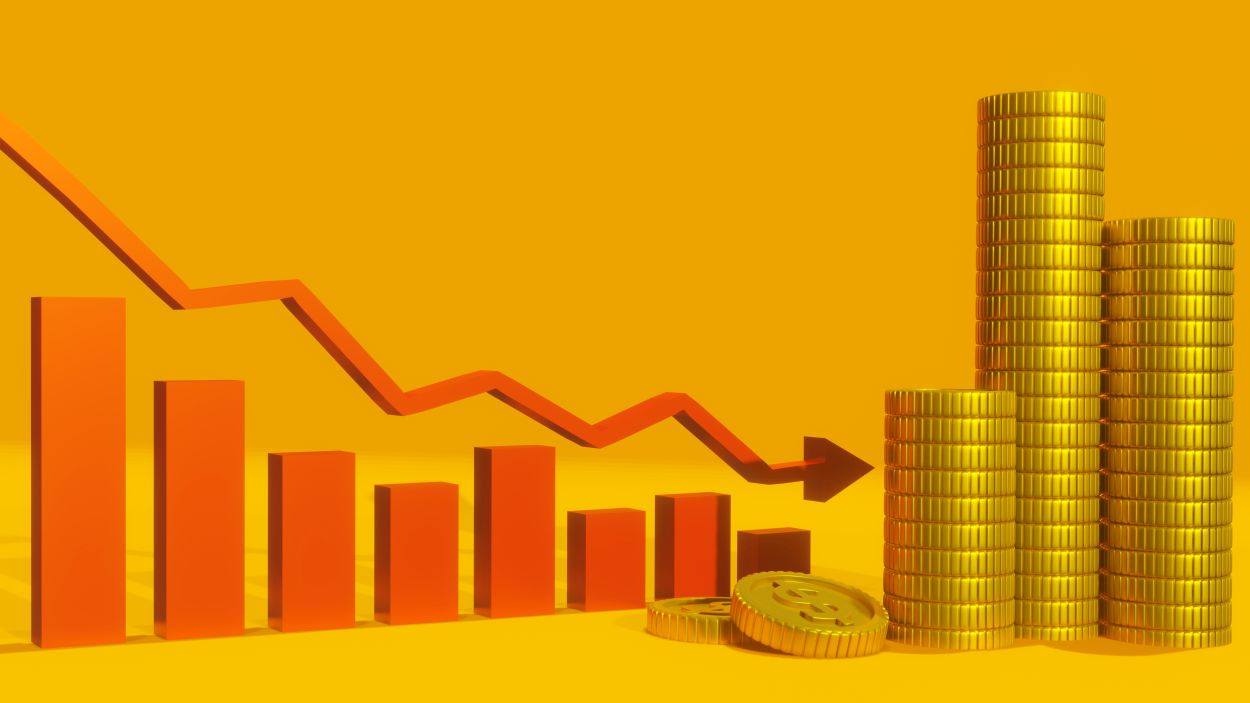 CENA ZŁOTA SPADA DO ŚWIEŻEGO MINIMUM YTD, NIEDŹWIEDZIE CZEKAJĄ NA TRWAŁE WYBICIE PONIŻEJ 1700 USD